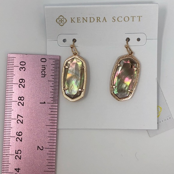 Abelone Shell Dani Earring - Picture 3 of 4